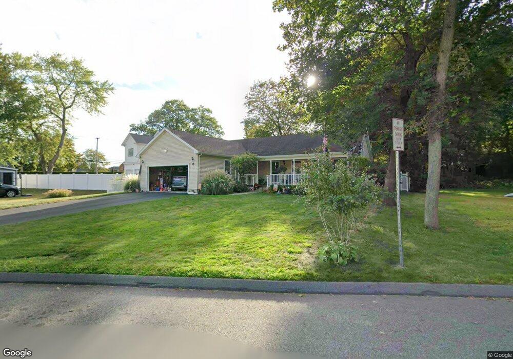 22 Dale St, Holyoke, MA 01040 - photo 1