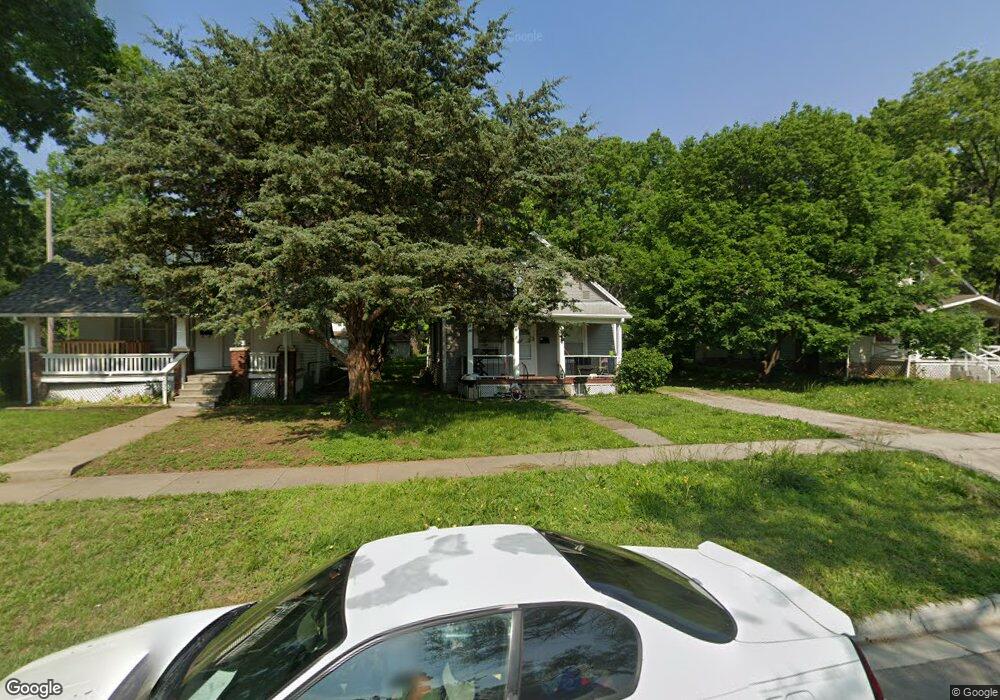 2031 SW Lane St, Topeka, KS 66604 - photo 1