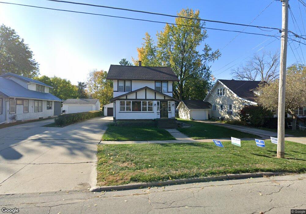 717 S 3rd Ave W, Newton, IA 50208 - photo 1