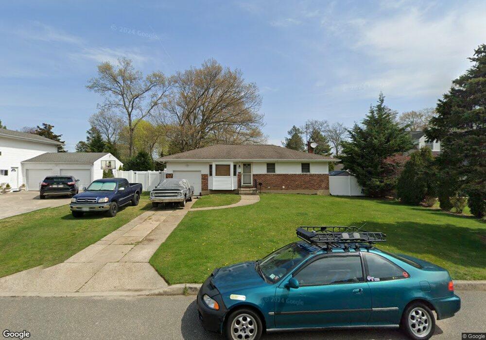 37 Gehrig St, ComMacK, NY 11725 - photo 1