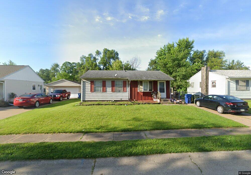 1919 Welshire Dr, Davenport, IA 52806 - photo 1