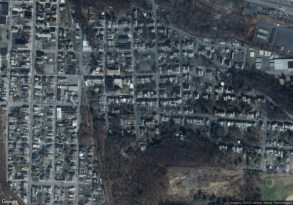 914 E Chestnut St, Shamokin, PA 17872 - photo 1