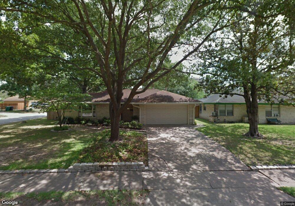 1203 Stonecrest Dr, Houston, TX 77018 - photo 1