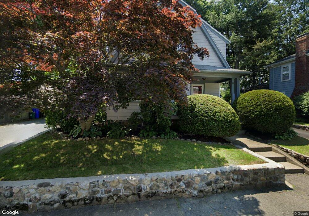 8 Cypress St, Marblehead, MA 01945 - photo 1