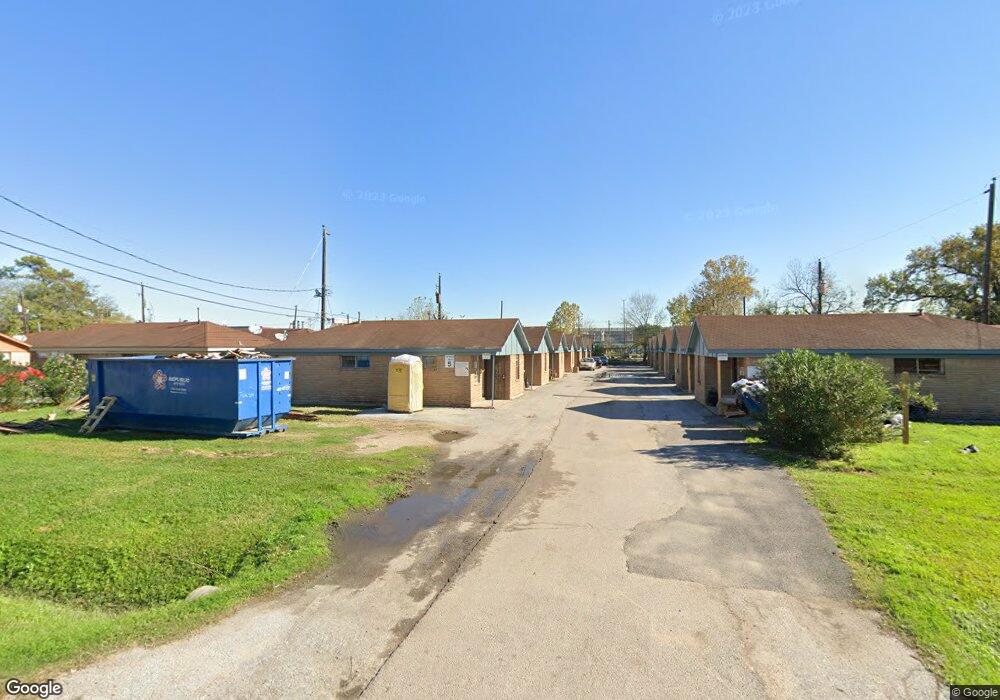 5716 Pickfair St unit 14-27, Houston, TX 77026 - photo 1