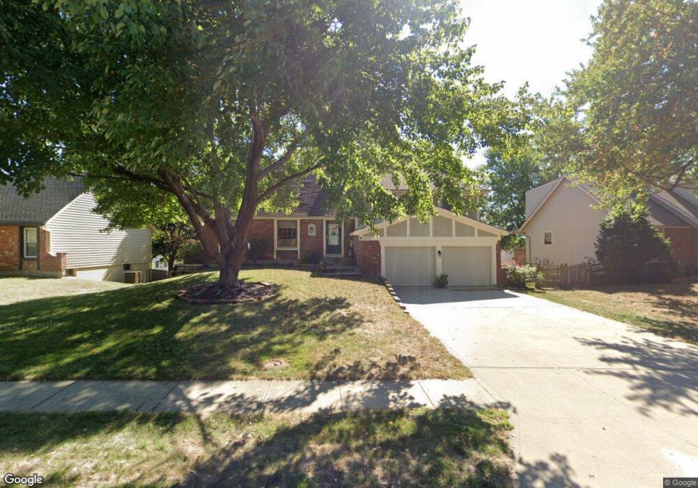 6557 Hallet St, Shawnee, KS 66216 - photo 1