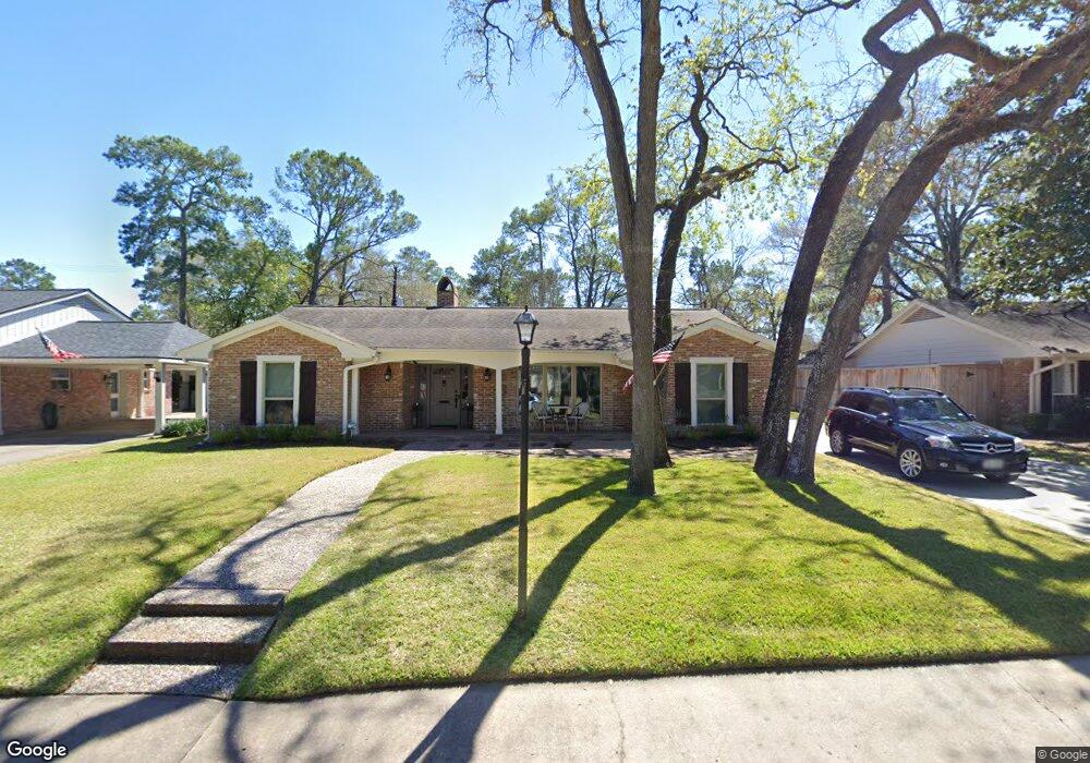 10211 Candlewood Dr, Houston, TX 77042 - photo 1