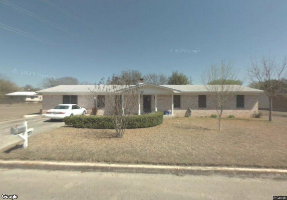 618 Fair Ln, New Braunfels, TX 78130 - photo 1