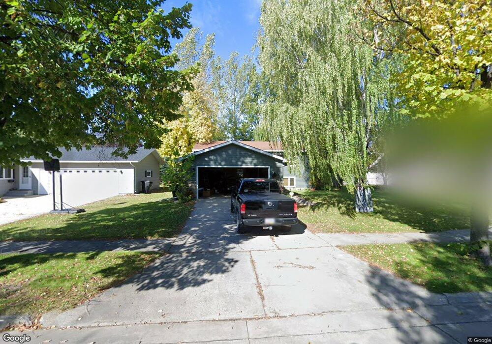 2402 W Fallcreek Ct, Grand Forks, ND 58201 - photo 1