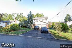 350 Elisa Dr, Englewood Cliffs, NJ 07632
