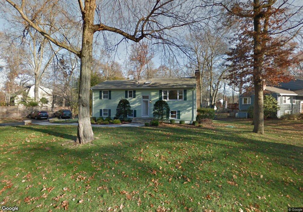 31 Hiawatha Lane Extension unit Back, Westport, CT 06880 - photo 1