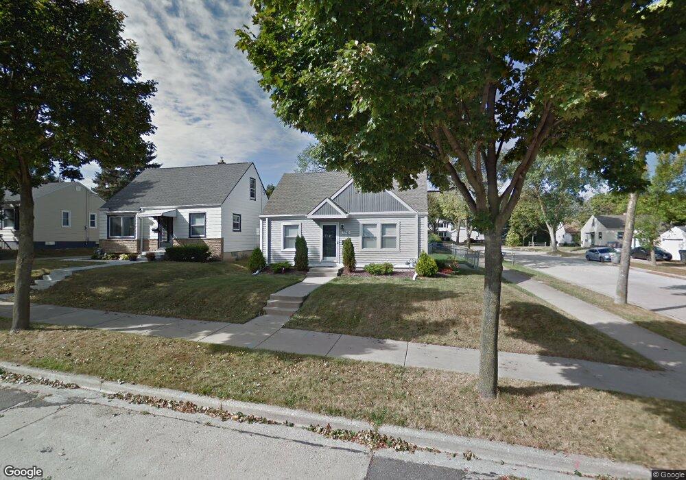 3745 S 5th St, Milwaukee, WI 53207 - photo 1