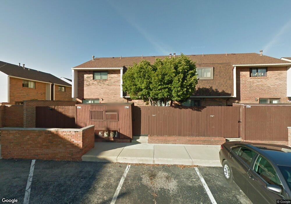 1796 Willoway Cir S, Columbus, OH 43220 - photo 1