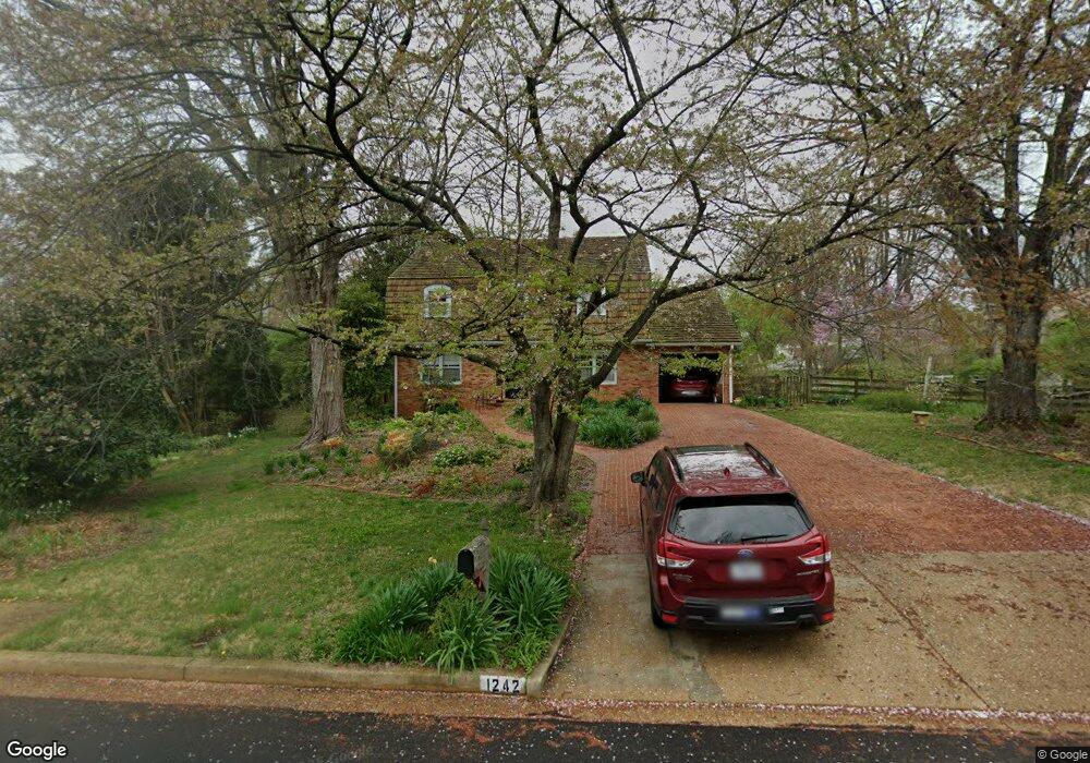 1242 Titania Ln, McLean, VA 22102 - photo 1