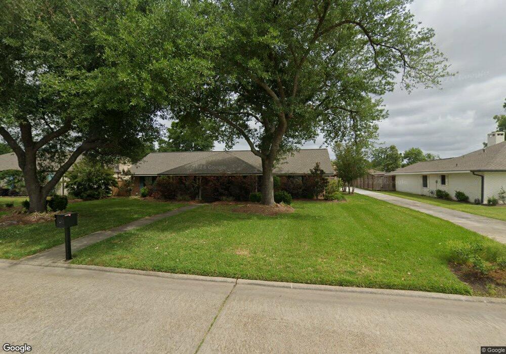 1208 Inverness Dr, Lake Charles, LA 70605 - photo 1