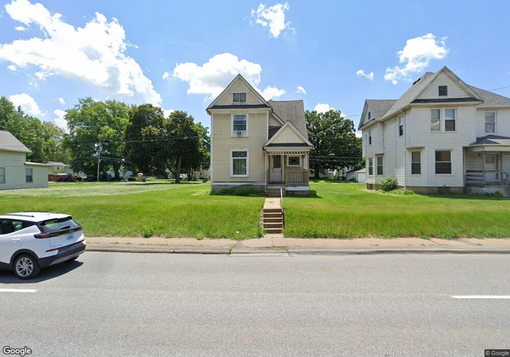 615 W Locust St, Davenport, IA 52803 - photo 1