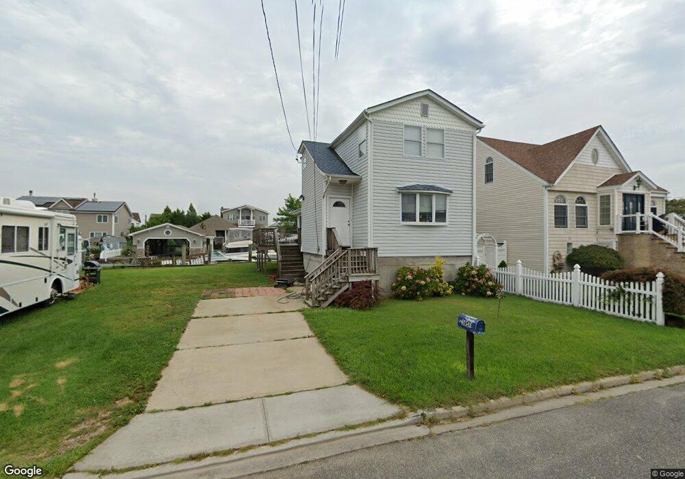 3657 Naomi St, Seaford, NY 11783 - photo 1