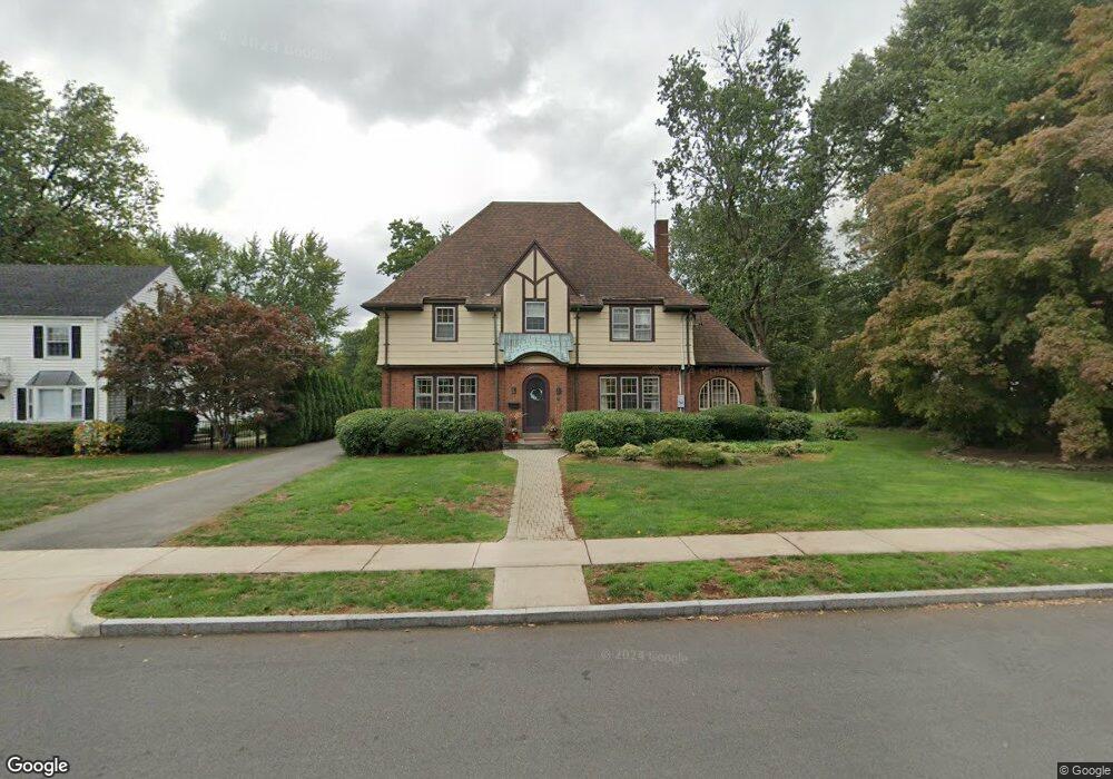 75 Rockledge Dr, West Hartford, CT 06107 - photo 1