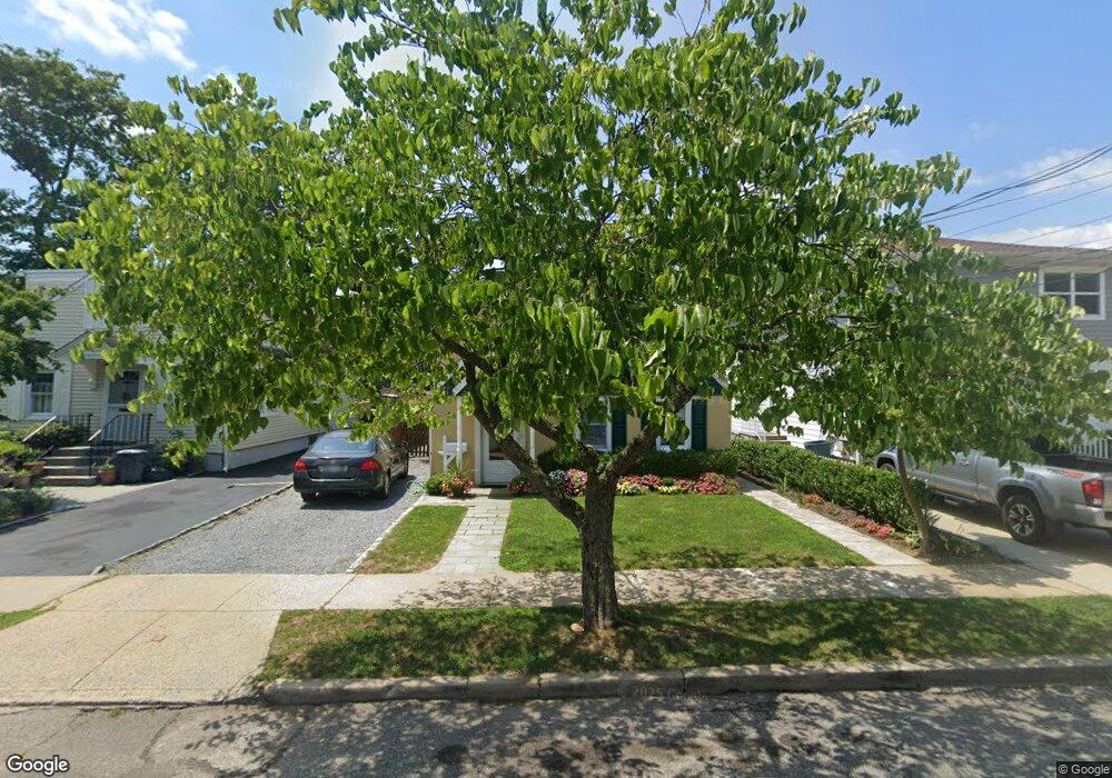 5 Boxwood Rd, Port Washington, NY 11050 - photo 1