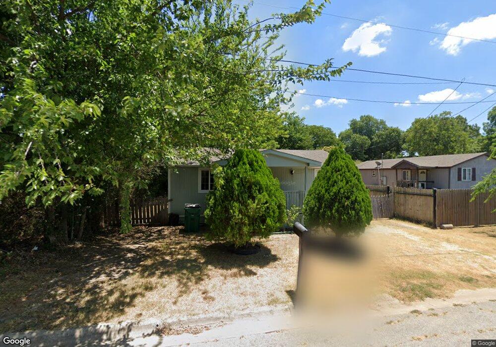 814 Buck St, Gainesville, TX 76240 - photo 1