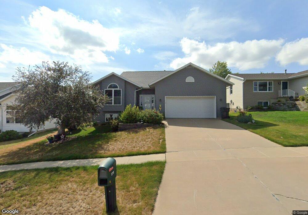 3712 Knight Dr SW, Cedar Rapids, IA 52404 - photo 1