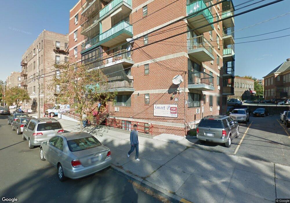 34-45 Leavitt St unit 5A, Flushing, NY 11354 - photo 1