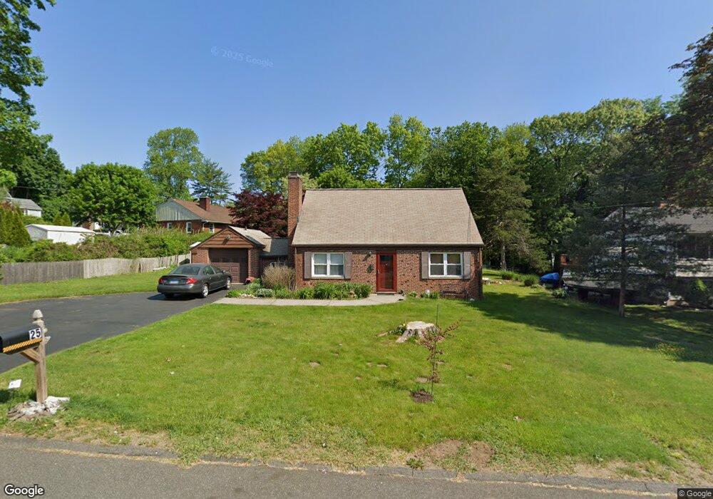 25 Chatfield Dr, Trumbull, CT 06611 - photo 1