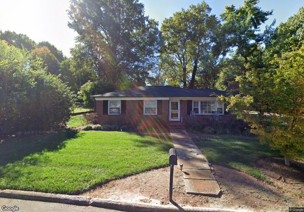 402 Hillcrest Dr, Statesville, NC 28677 - photo 1