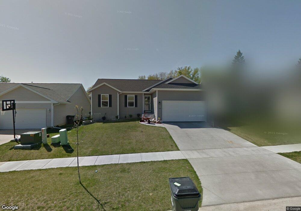 1822 Whispering Pines Ct SW, Cedar Rapids, IA 52404 - photo 1