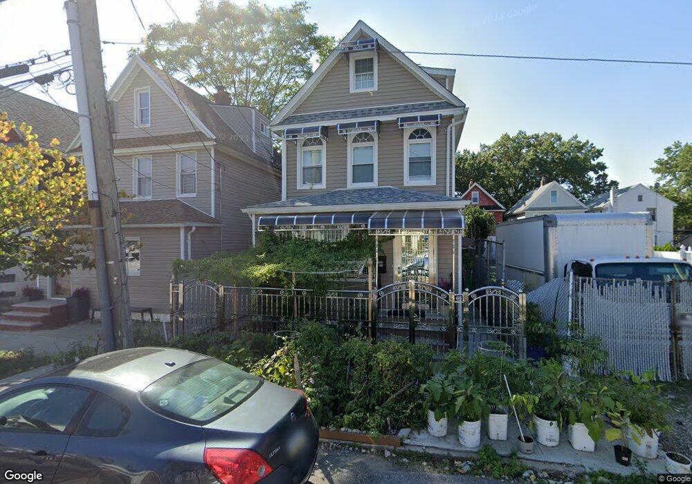 110-22 158th St, Jamaica, NY 11433 - photo 1