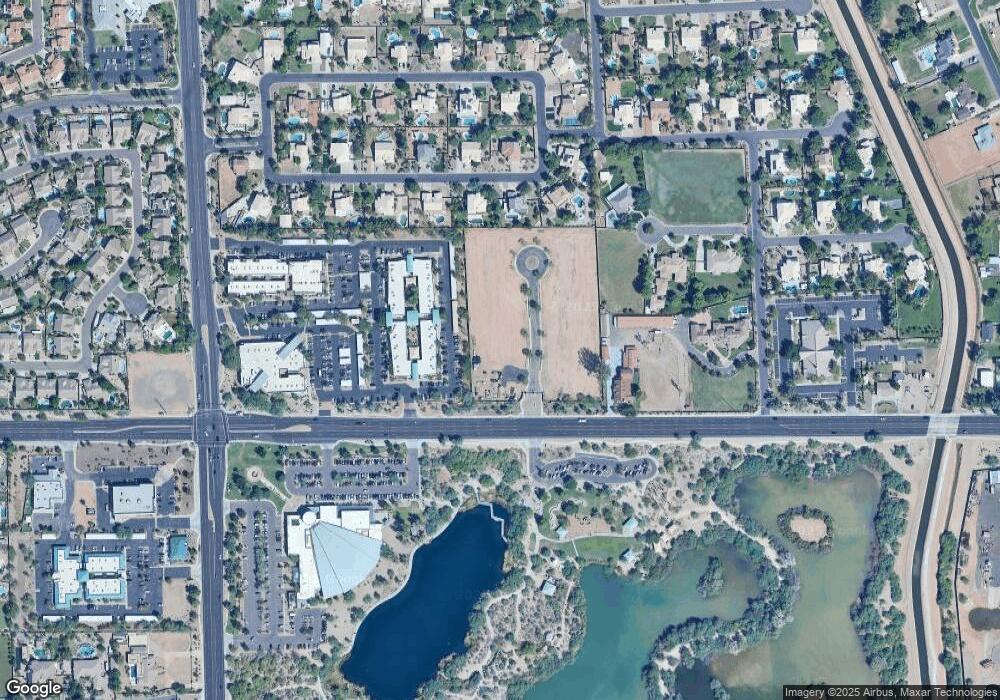 828 N Poinciana Ct unit 2, Gilbert, AZ 85234 - photo 1