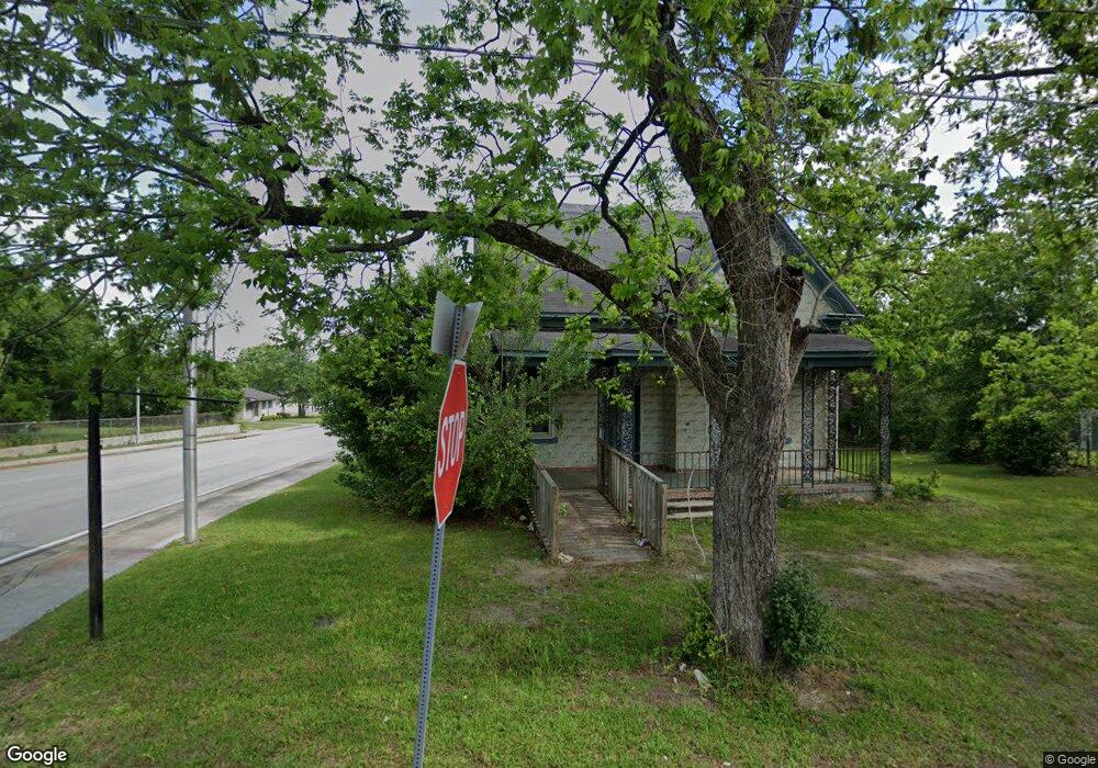 302 E Suwanee St, Fitzgerald, GA 31750 - photo 1