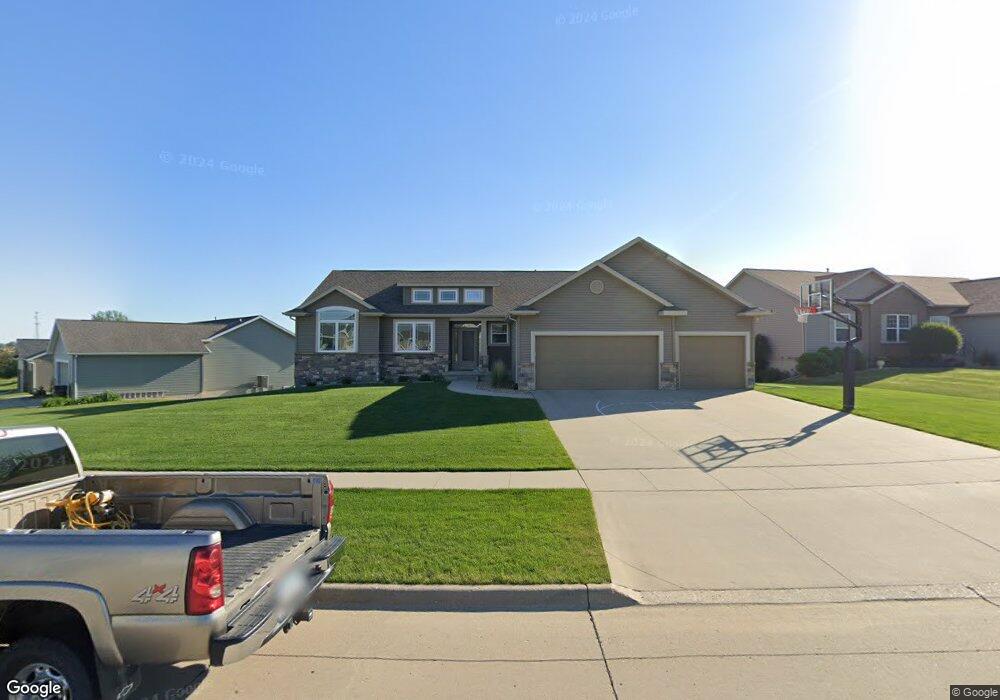 2706 Pendleton Dr, Cedar Falls, IA 50613 - photo 1