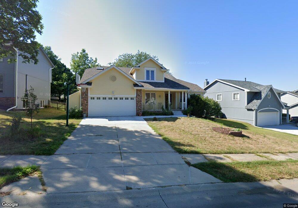 16909 Patterson Dr, Omaha, NE 68135 - photo 1