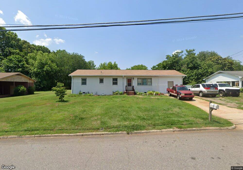 611 N Bost St, Statesville, NC 28677 - photo 1