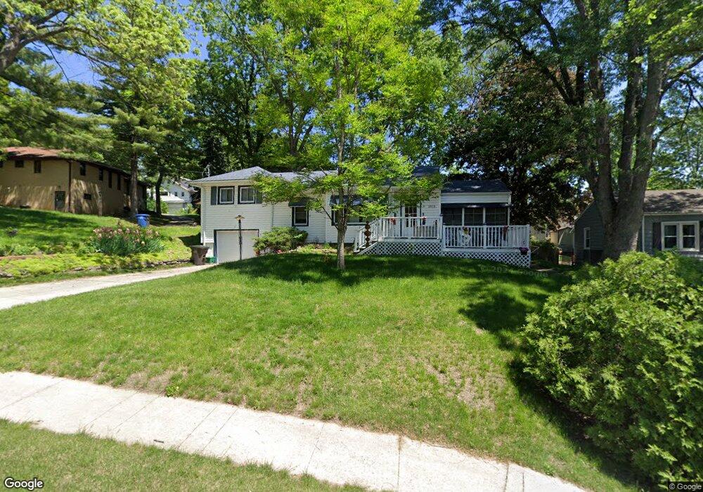 1913 E 32nd St, Des Moines, IA 50317 - photo 1