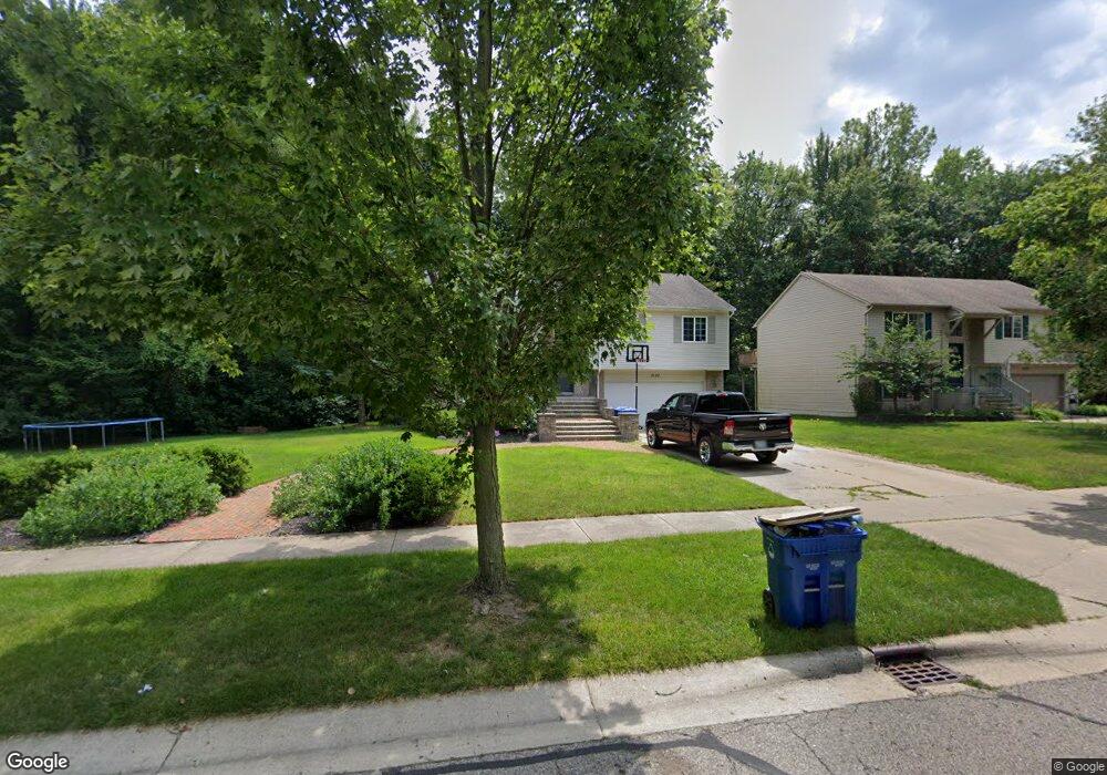 7157 Eagle Landings Ln, Waterford, MI 48327 - photo 1