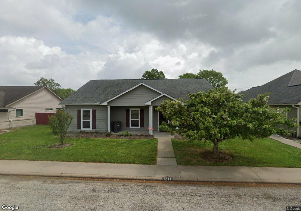 1211 Nichols Ave, Bay City, TX 77414 - photo 1
