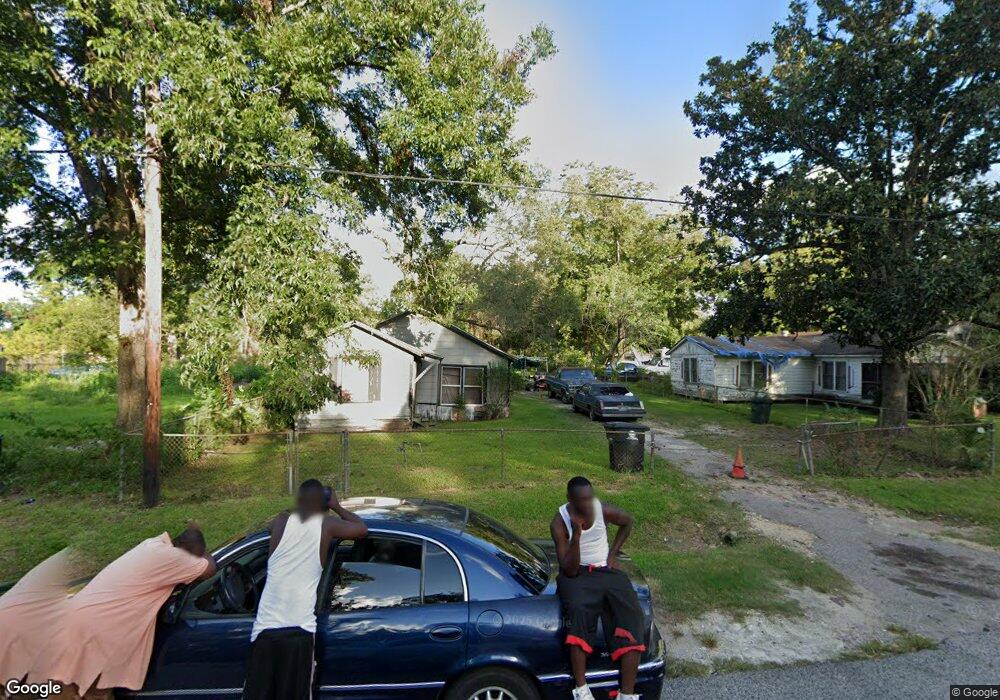 6722 Hoffman St, Houston, TX 77028 - photo 1