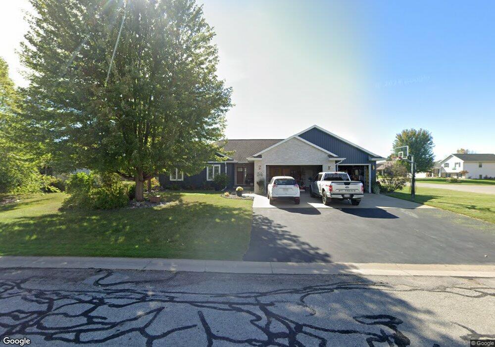 W5581 Mutzy Way, Appleton, WI 54915 - photo 1