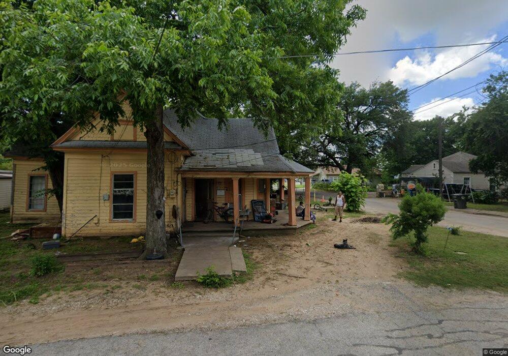 219 W Brown St, Cleburne, TX 76033 - photo 1