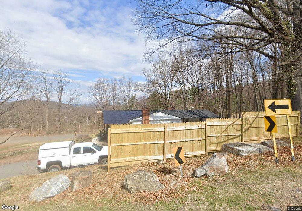 1917 Cedar Top Rd, Reading, PA 19607 - photo 1