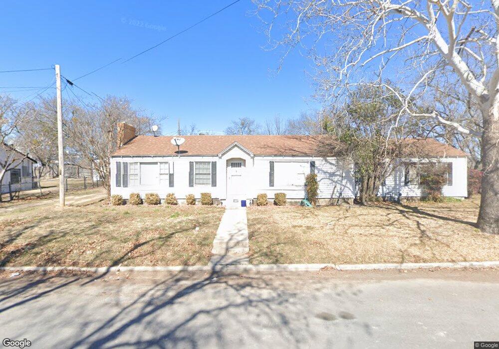 402 W Collom St, Decatur, TX 76234 - photo 1