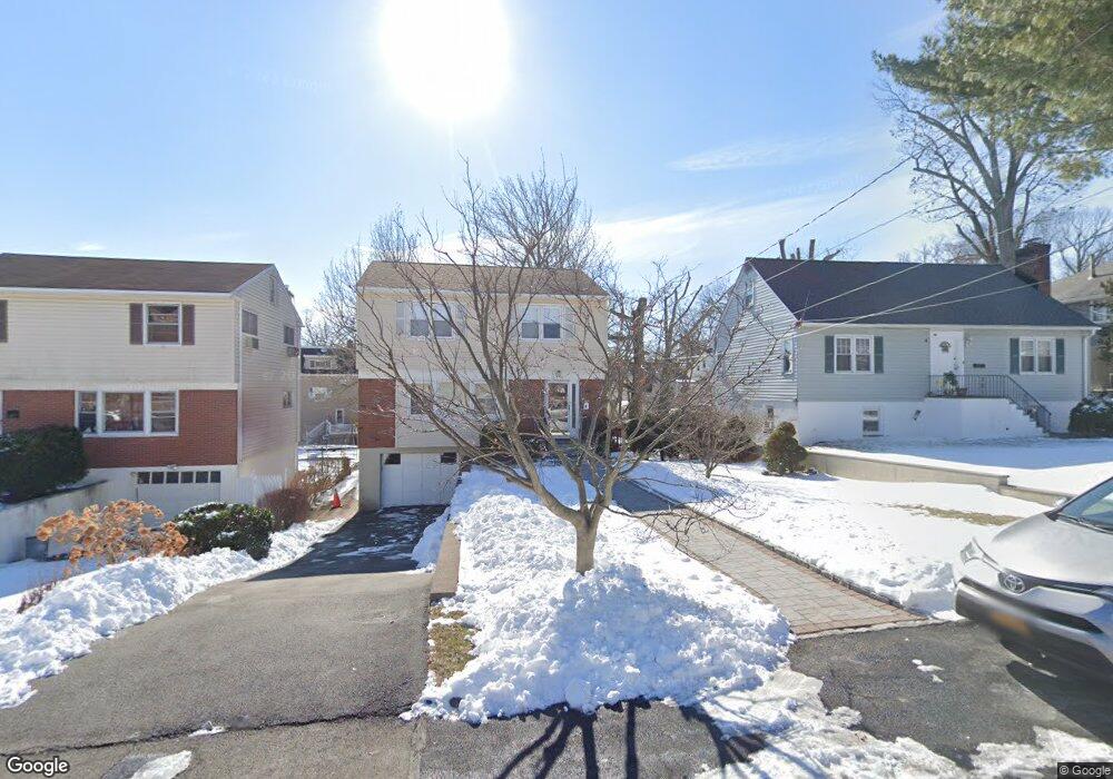 34 Wallace Pkwy, Yonkers, NY 10705 - photo 1