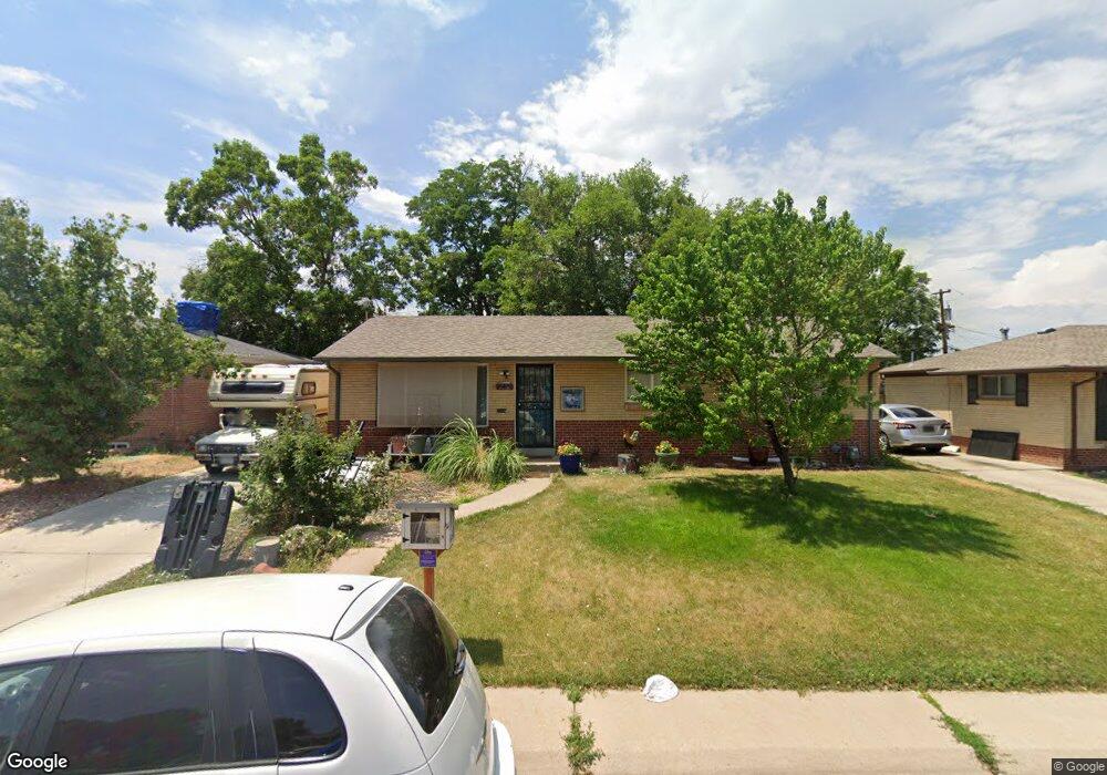 565 Elmira St, Aurora, CO 80010 - photo 1