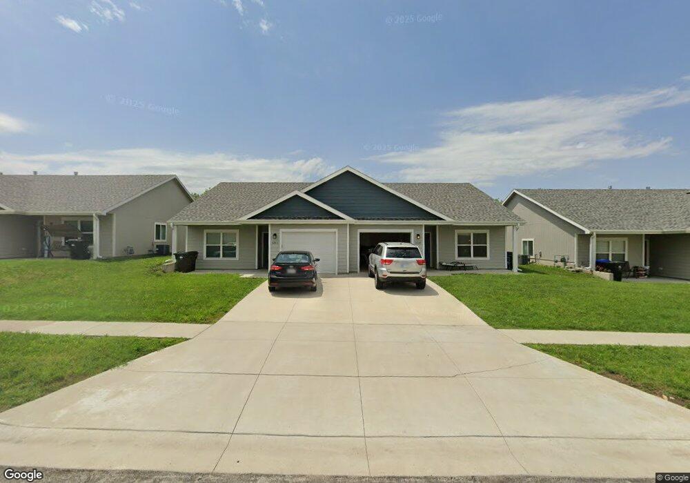 3241 SW Clare Ave, Topeka, KS 66611 - photo 1