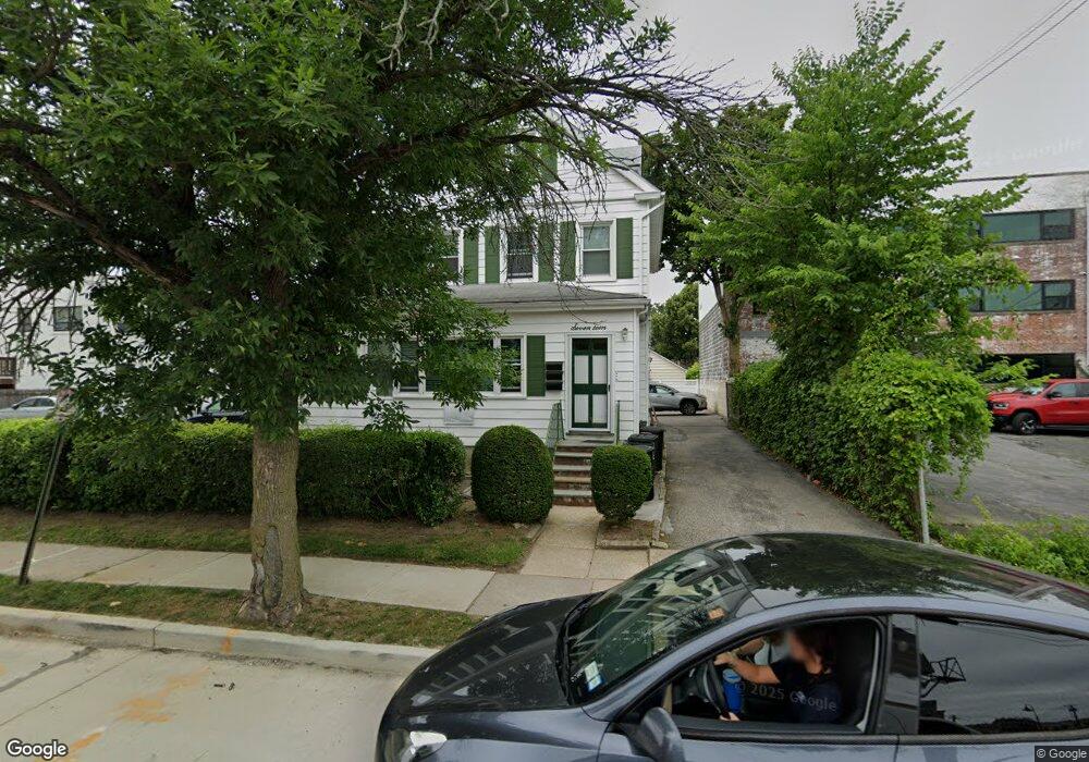 17 Myrtle St, Manhasset, NY 11030 - photo 1