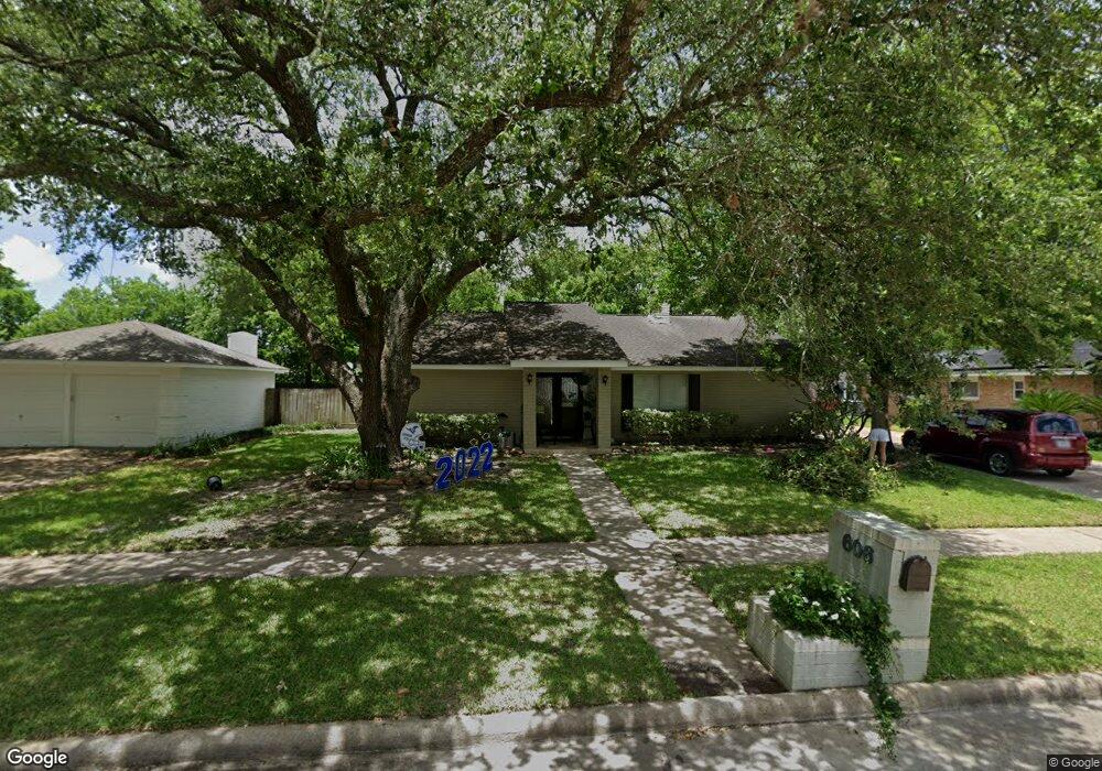 606 W Castle Harbour Dr, Friendswood, TX 77546 - photo 1