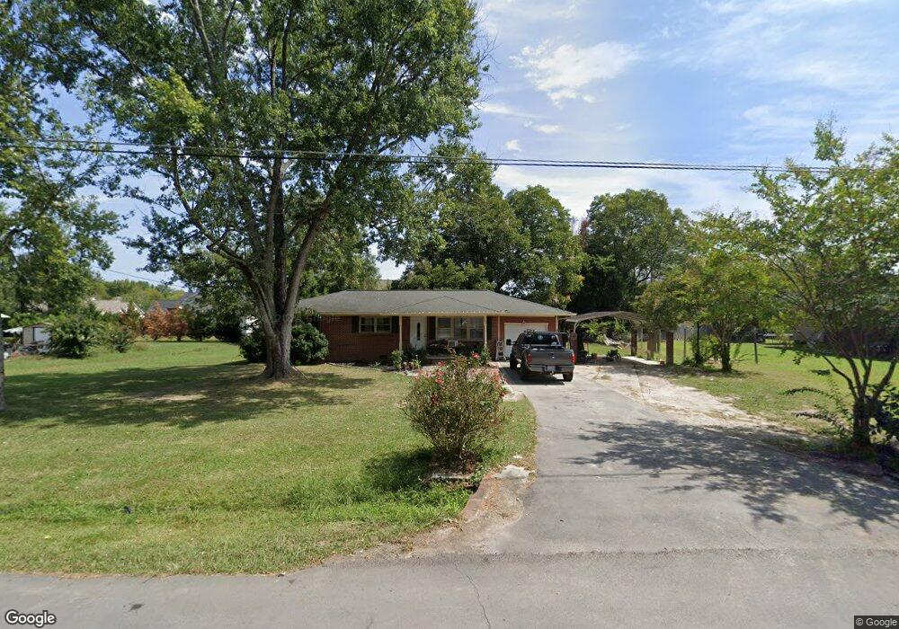 143 Green Meadow Ln NE, Calhoun, GA 30701 - photo 1