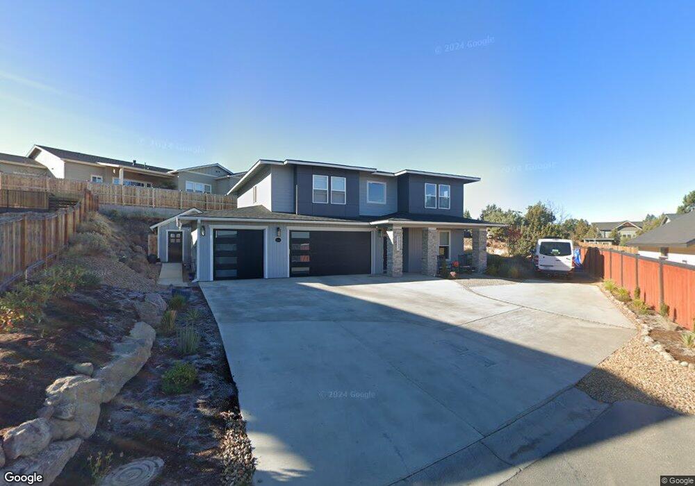 2337 SW Valley View Ct, Redmond, OR 97756 - photo 1